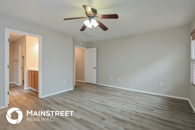 Foto del edificio - 6963 S Sweetbush Ave