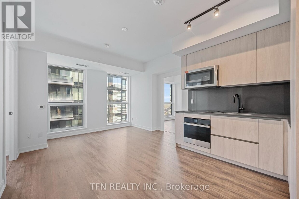 Photo principale - 327-4327 King St W
