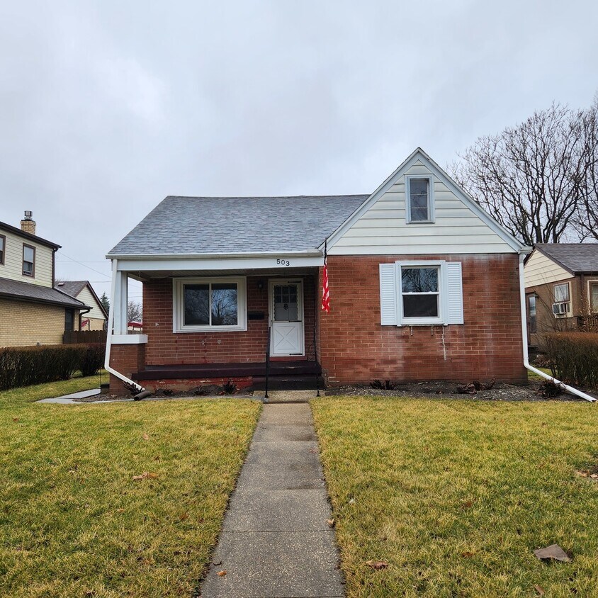 Primary Photo - 503 N Blaine Ave