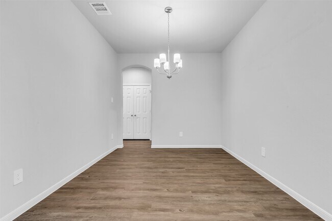 Foto del edificio - 935 Golden Willow Ln