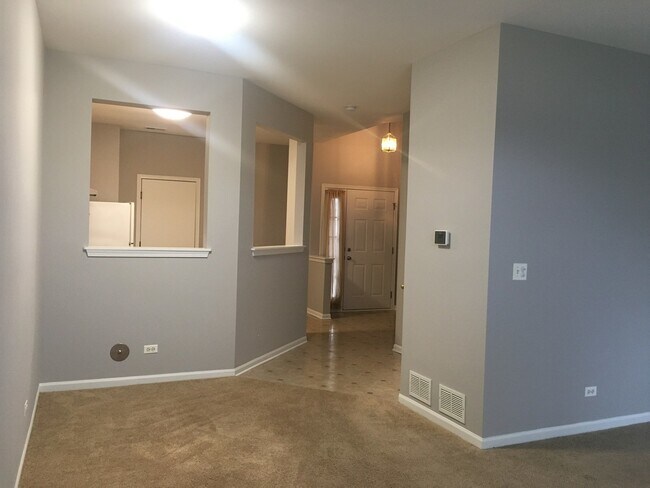 Building Photo - 1358 Longchamps Ct