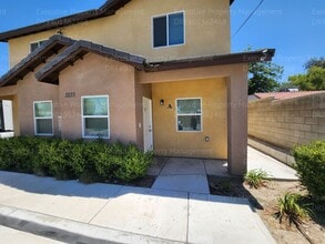 Building Photo - 3275 Chester Ln