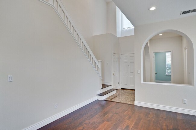 Foto del edificio - Luxury 5BR North San Jose Home | 2,680 Sq. Ft. | Minutes to BART, Levi's Stadium & Silicon Valley...