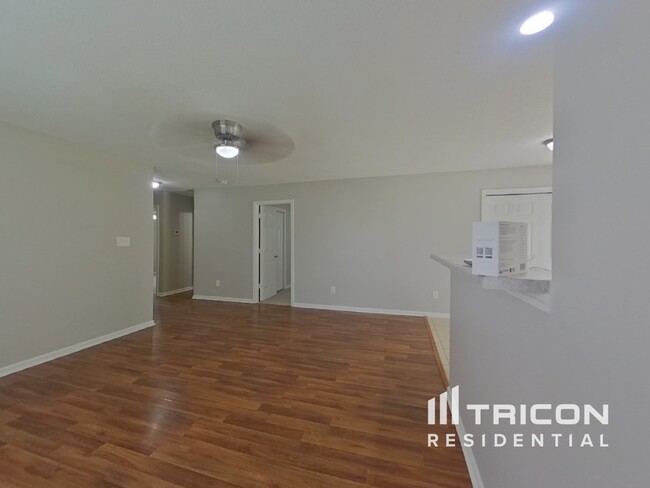Foto del edificio - 6417 Sunman Rd