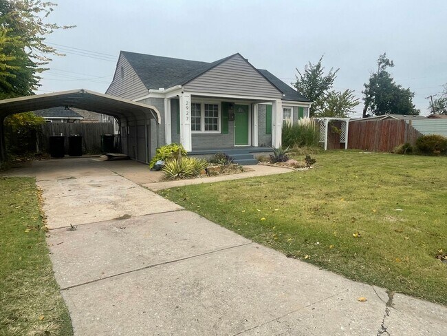 Foto del edificio - 2 bed, 1 bath all updated and includes full size appliances! Walk to Uptown 23rd area!