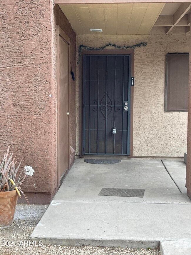 Building Photo - 3810 N Maryvale Pkwy