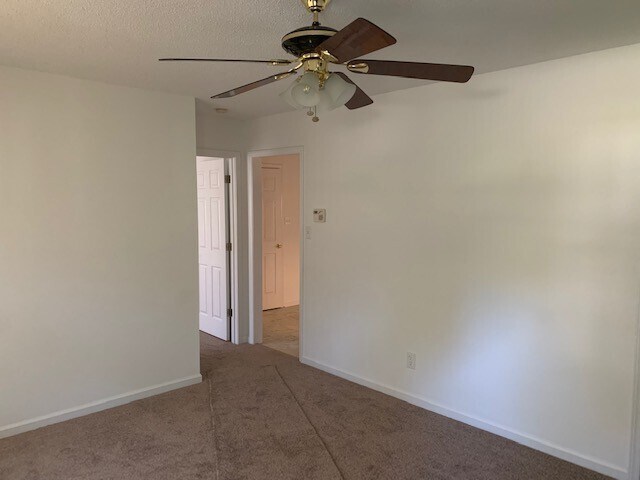 Foto del edificio - Beautiful 3 Bedroom Belmont Home!