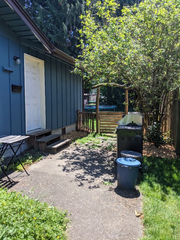 Foto principal - 917 NE 8th St