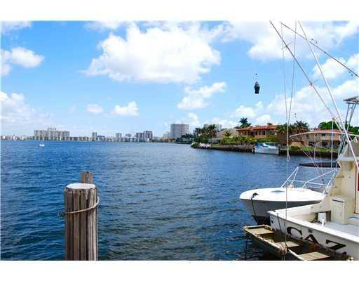 Foto principal - 2821 N Miami Beach Blvd