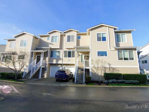 Photo - Large 3 Story Townhome with Tandem Garage!