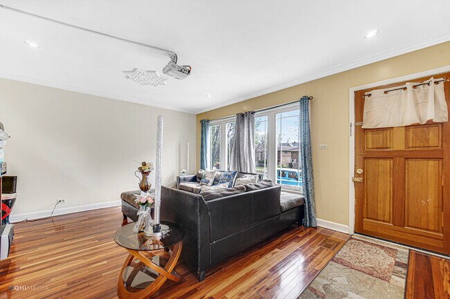 Foto del edificio - 3210 N Narragansett Ave