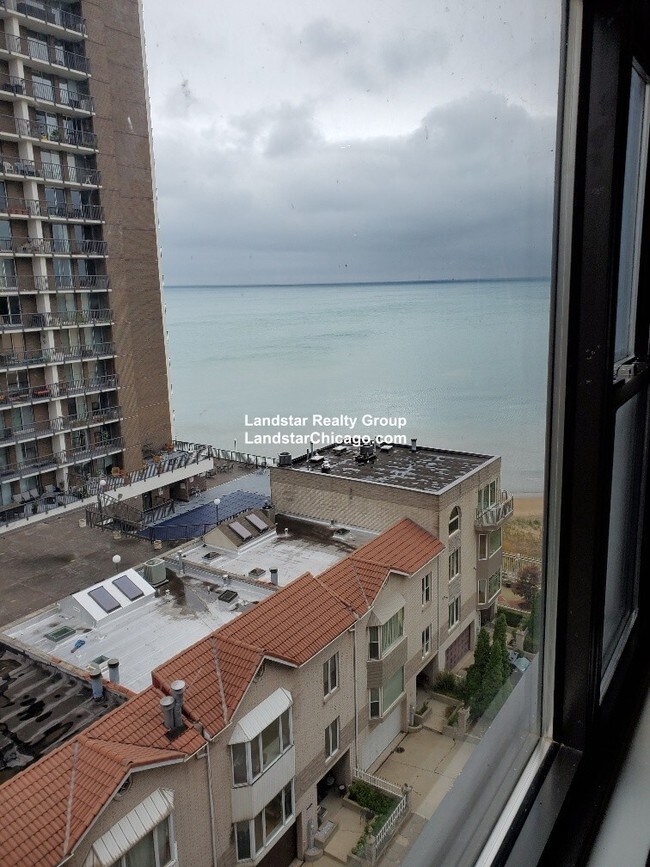 Foto del edificio - 5815 N Sheridan Rd