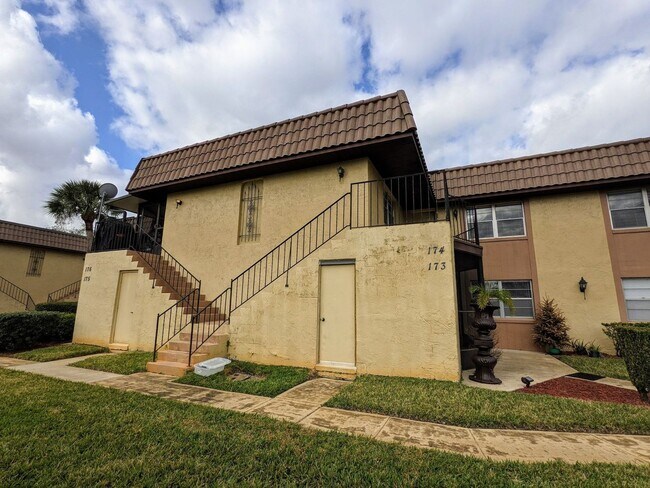 Foto del edificio - 174 Windtree Ln
