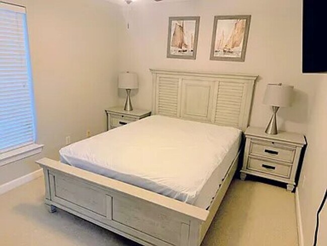 Foto del edificio - 2 Bedroom 1.5 Bath Near Navy Base