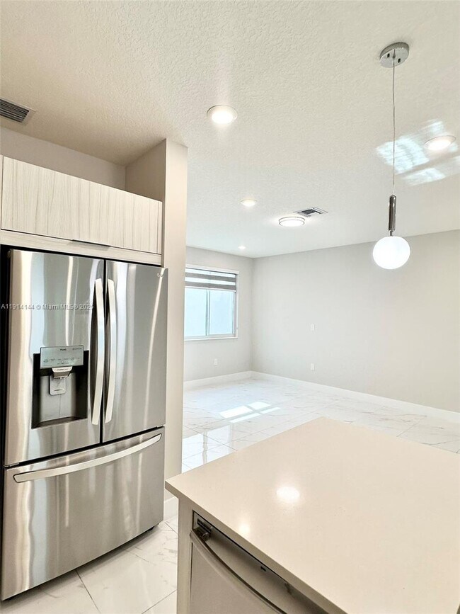 Foto del edificio - 10410 NW 67th St