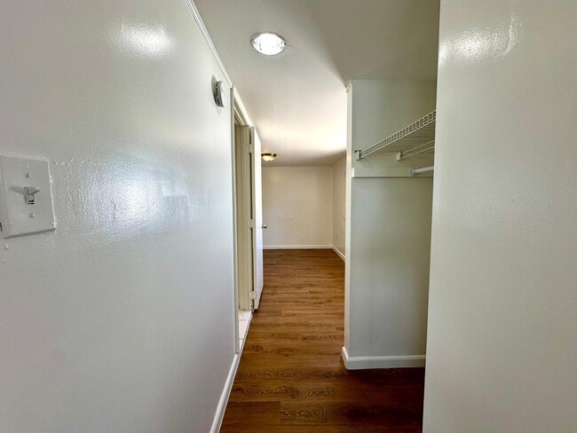 Building Photo - 6101 Webster Ave