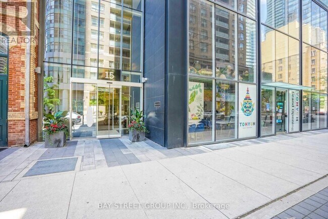 Building Photo - 15-4915 Grenville St