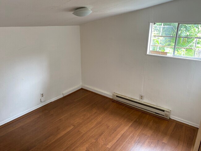 Bedroom - 1st Floor - 2333 15th Ave S