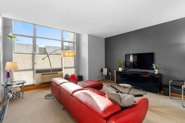 Building Photo - 1125 NW 9th Ave