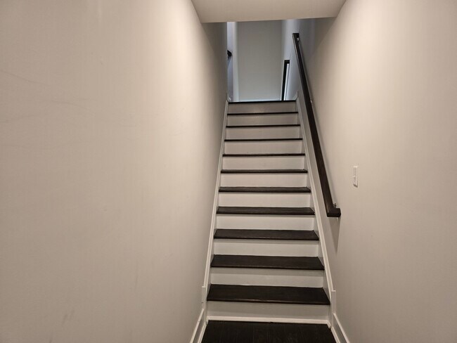 Foto del edificio - 226 Red Leaf Ln