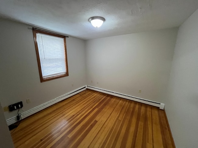 Building Photo - 28 Clay St