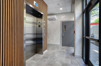 Lobby - Skyline Everett