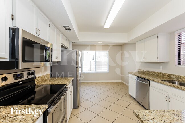 Building Photo - 10632 N 39th Ave