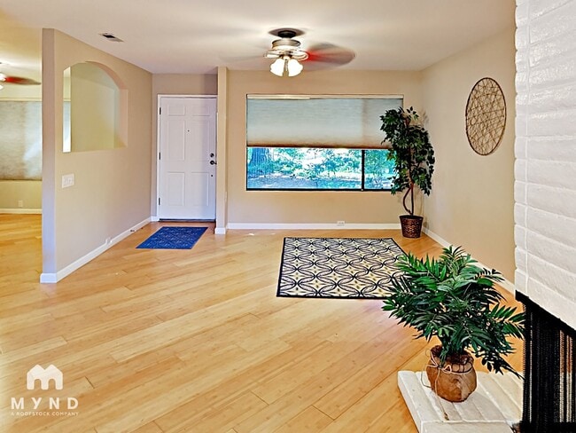 Building Photo - 2321 Swarthmore Dr