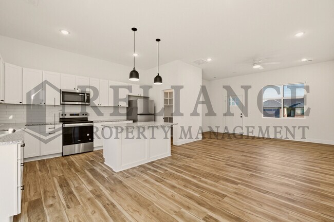 Foto del edificio - 707 Elmwood St