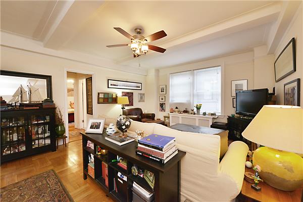 Foto del edificio - 697 W West End Ave