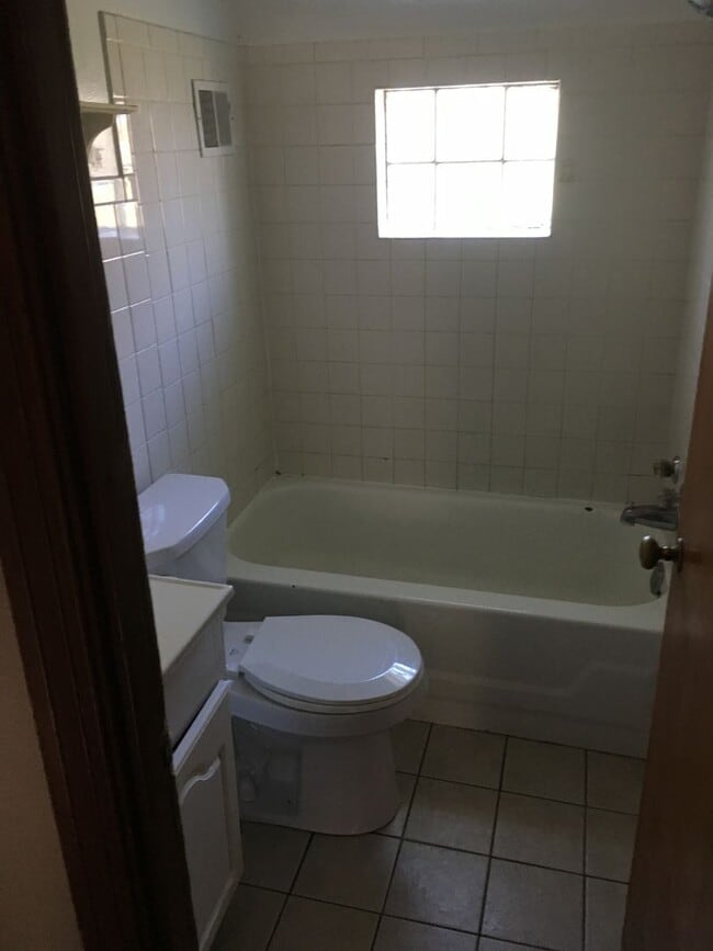Building Photo - Brookline 2 bedroom Duplex