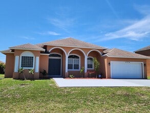Building Photo - 4374 SW Savona Blvd