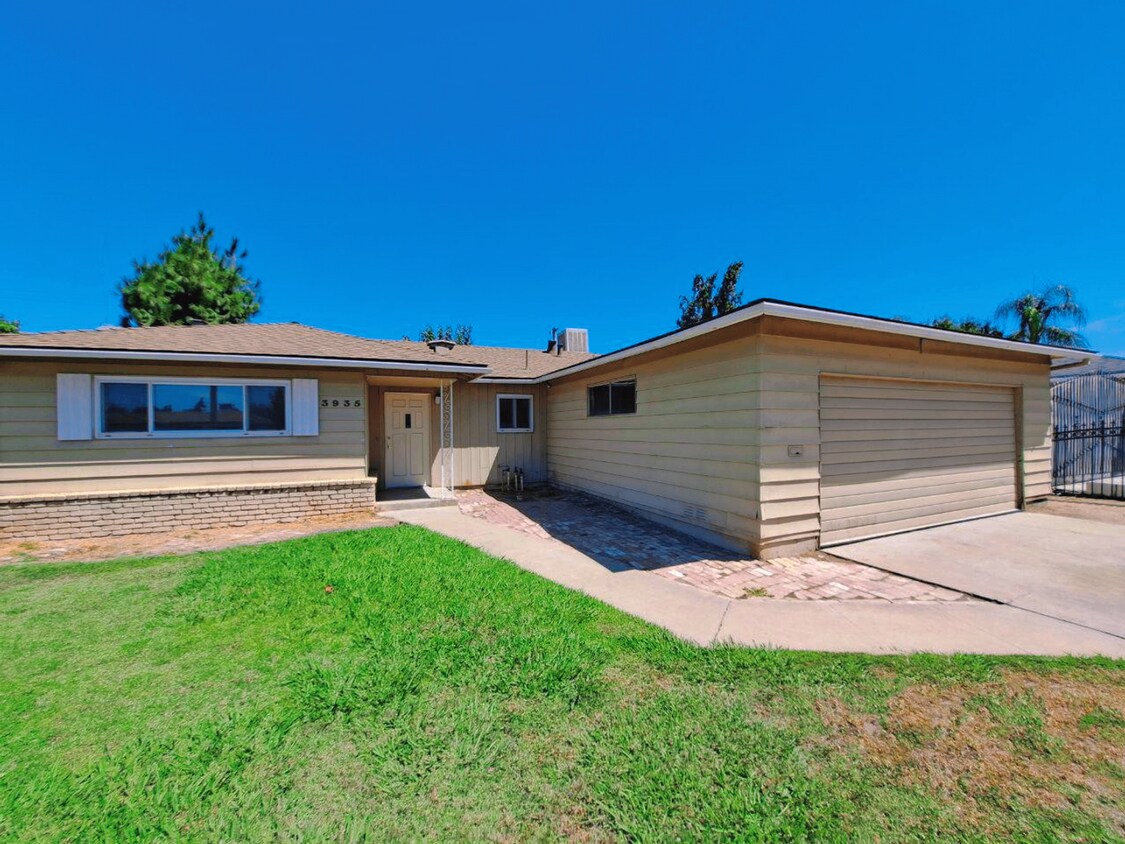 Foto principal - Amazing 3 Bedroom Home Near Cedar and Gett...