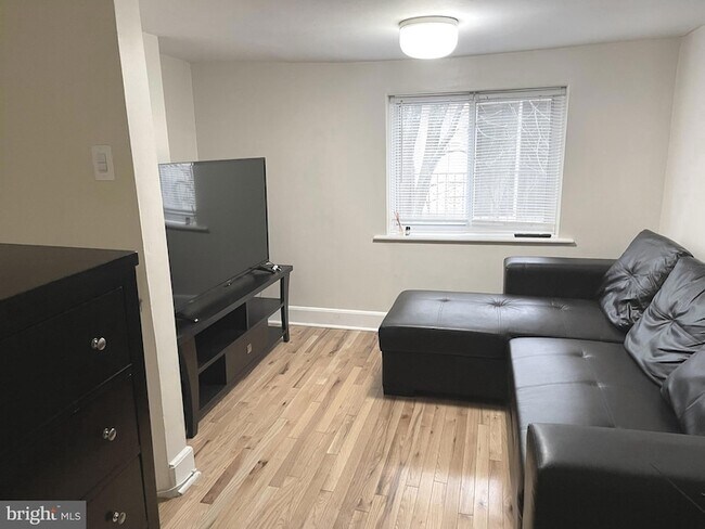 Photo - 612 Rodman St Townhome