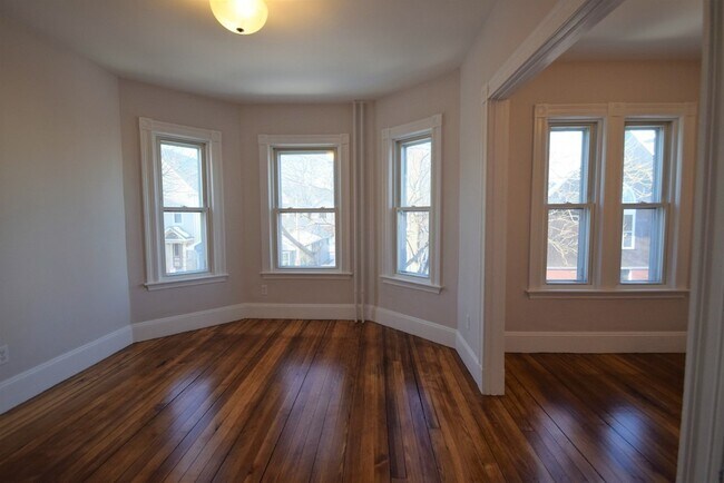 Foto del edificio - 755 Saratoga St