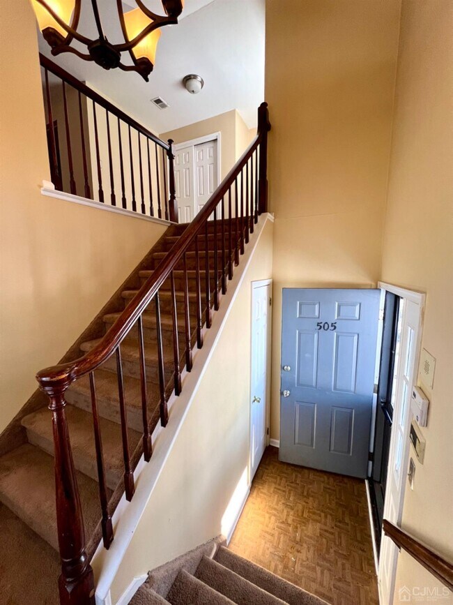 505 Woodhaven Dr, Edison, NJ 08817 Condo for Rent in Edison, NJ