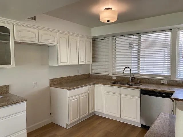 Building Photo - 8554 Fullbright Ave