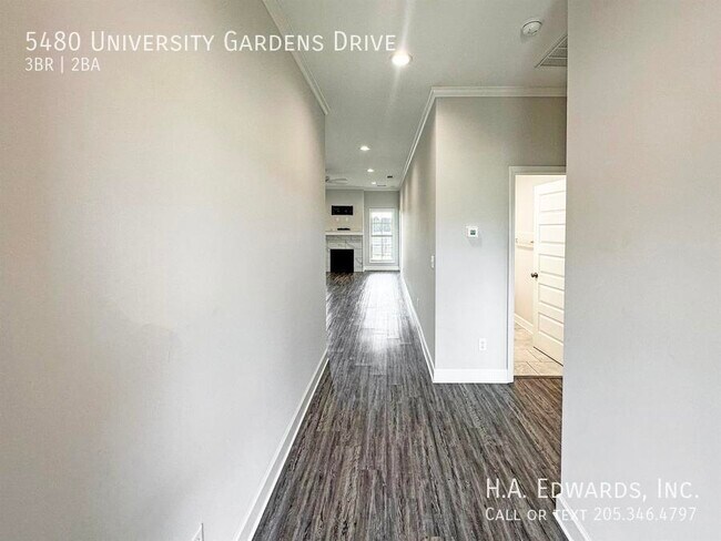 Building Photo - 5480 University Gardens Dr