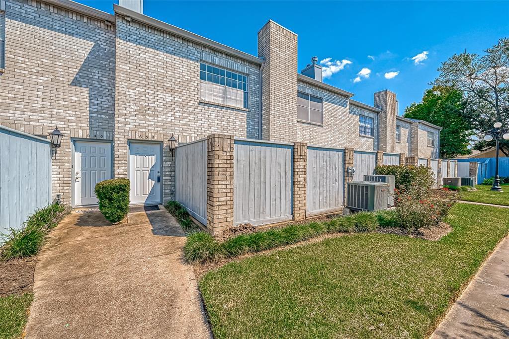 638 Wilcrest Dr, Houston, TX 77042 Condo for Rent in Houston, TX