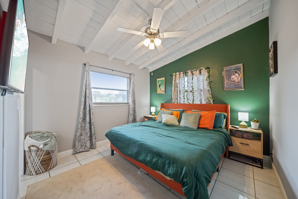 Foto del edificio - 1700 NW 15th St