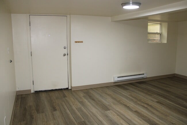 Building Photo - 710 Monroe St