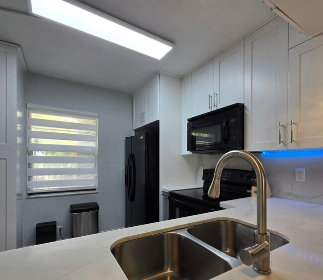 Foto del edificio - 10501 W Broward Blvd