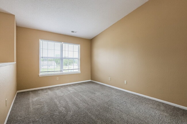Building Photo - 2021 Twin Leaf Ct