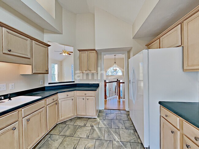 Foto del edificio - 622 Creekfront Dr