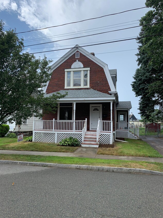 Primary Photo - 144 Porter St