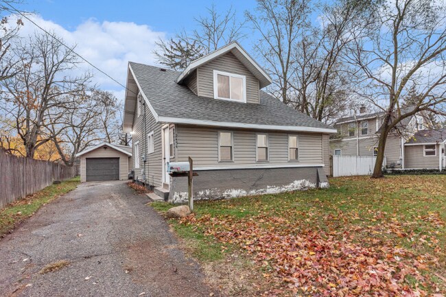 Building Photo - 2454 Taft Ave SW