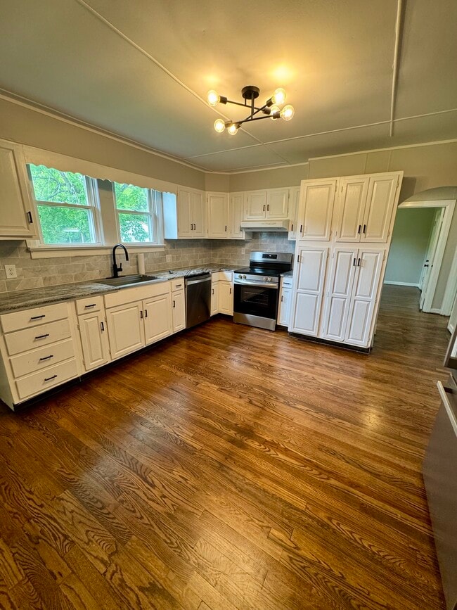 Building Photo - 5624 US Highway 60 W