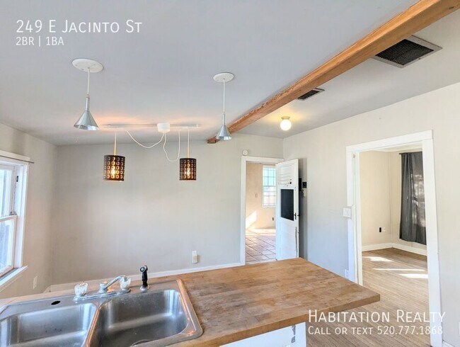 Building Photo - 249 E Jacinto St