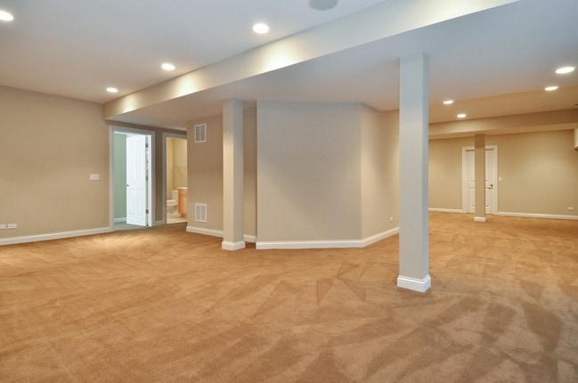 Building Photo - 123 Maple Ave