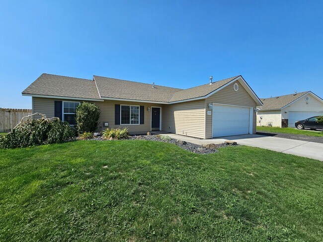 Building Photo - Charming 3-Bedroom Home in Desirable Pasco...